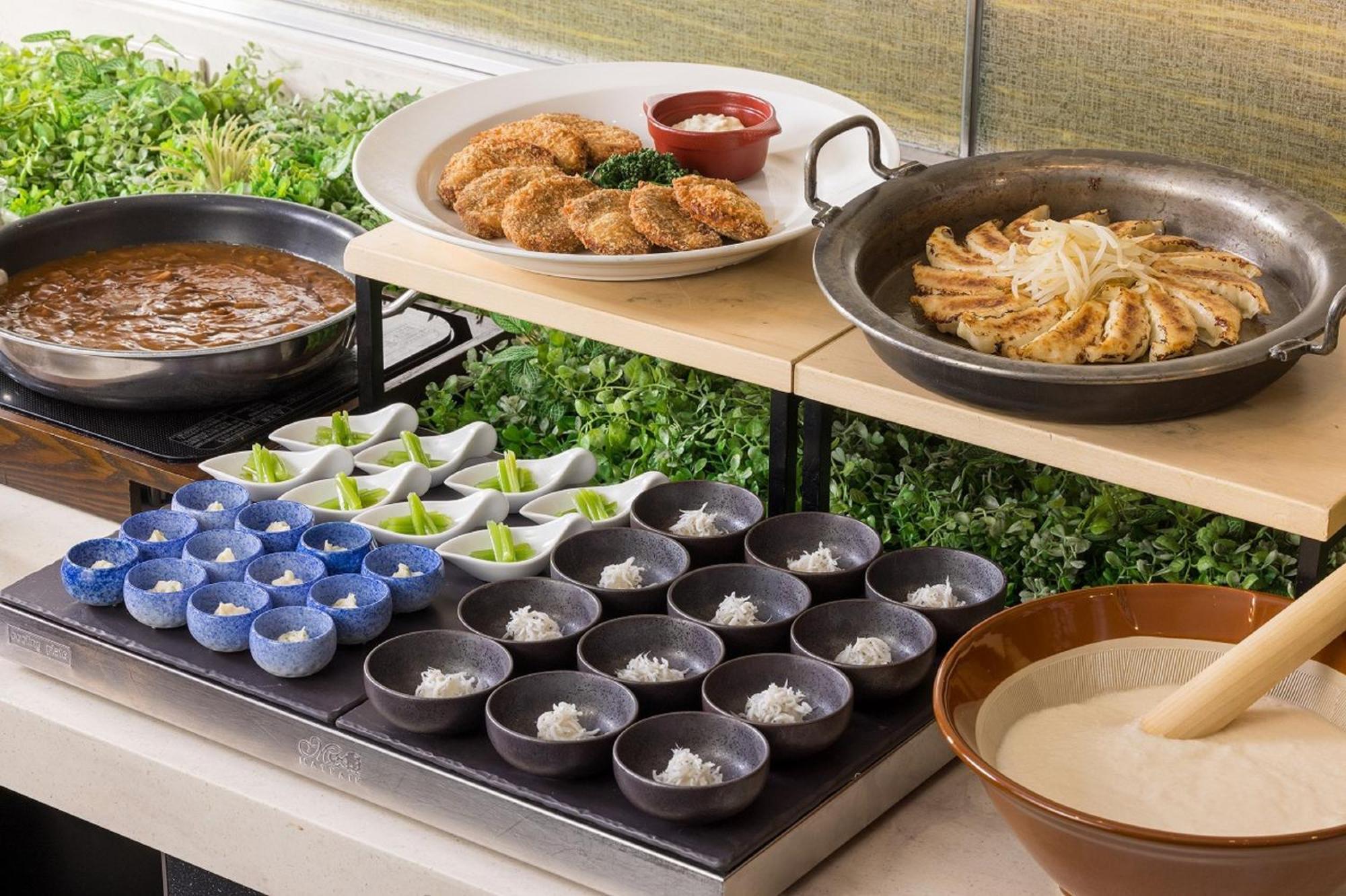 Hotel Associa שיזוקה מראה חיצוני תמונה A buffet at a restaurant